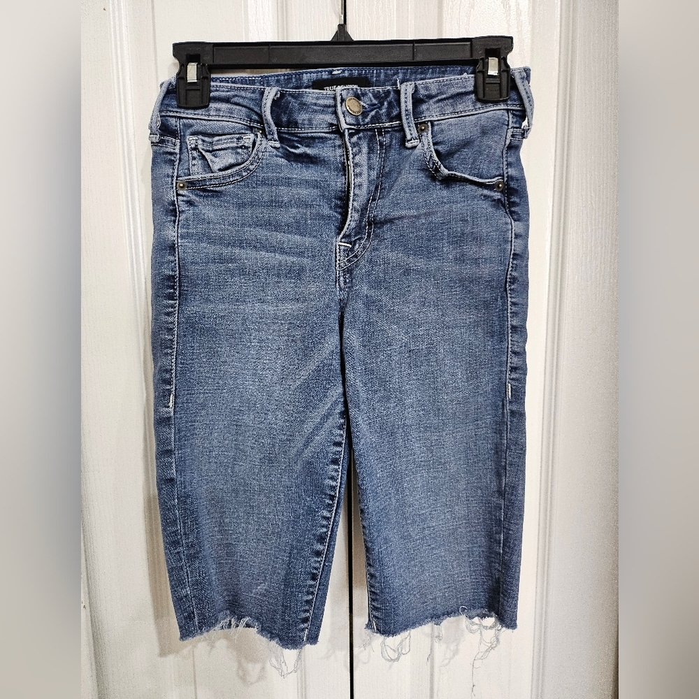 Y2K True Religion Riley Denim Shorts Women 25W Blue Frayed Hem Designer Jean. - Picture 2 of 11